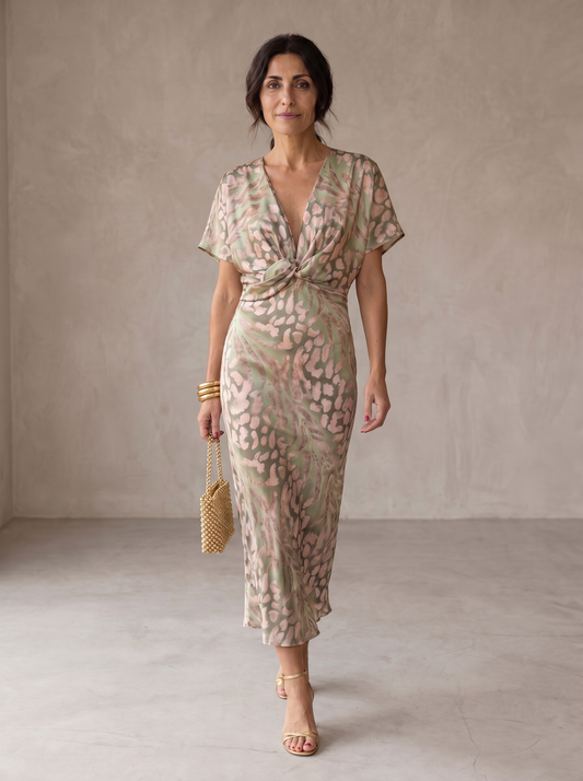 Andrea | Vestido elegante en tela ligera y fluida